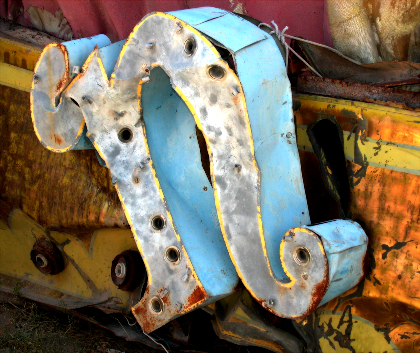 neon_boneyard-30.jpg